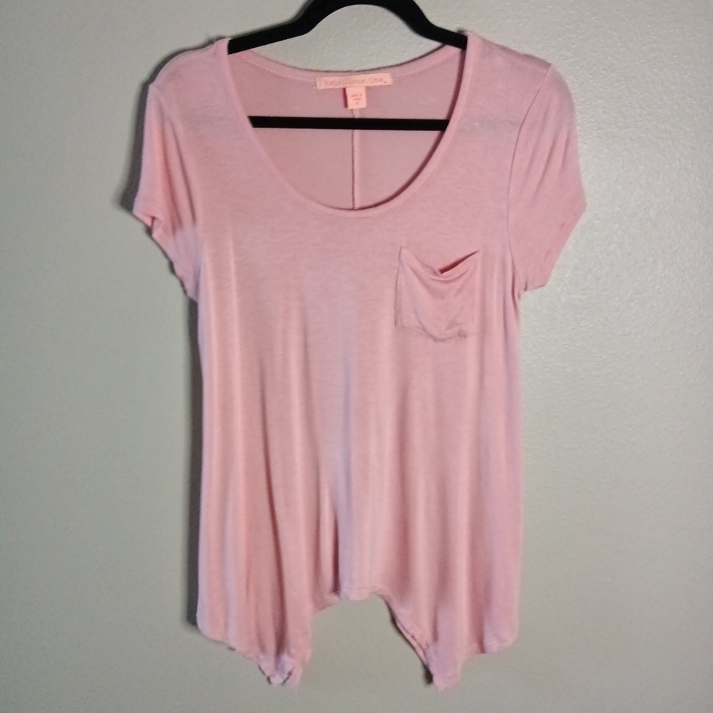 Rebellious One Pocket Short Sleeve T-Shirt Light Pink Handkerchief Hem Size M